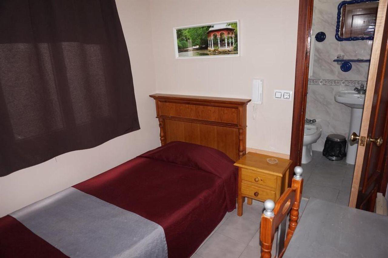 Hostal Alamare เซบีญา ภายนอก รูปภาพ
