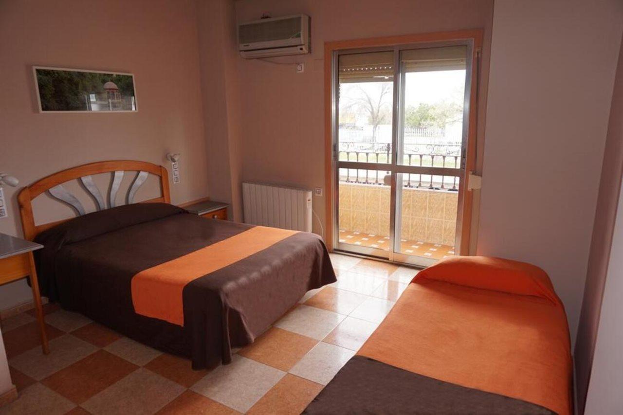 Hostal Alamare เซบีญา ภายนอก รูปภาพ