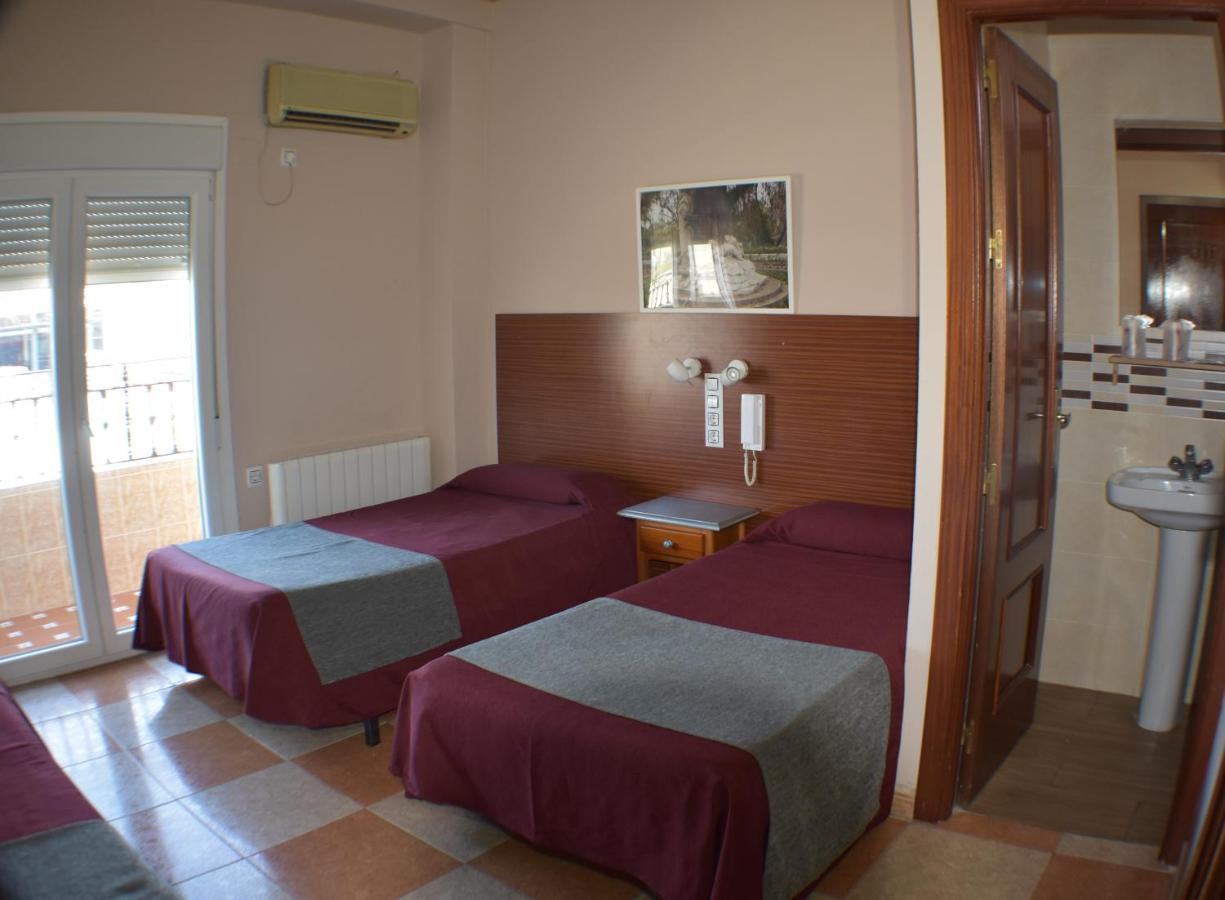 Hostal Alamare เซบีญา ภายนอก รูปภาพ