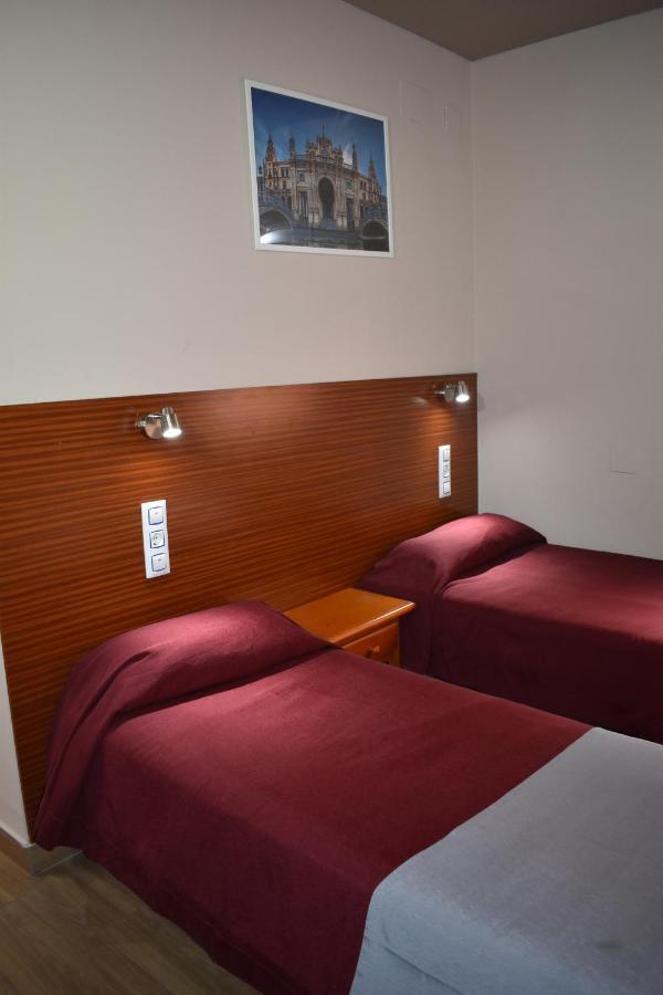 Hostal Alamare เซบีญา ภายนอก รูปภาพ
