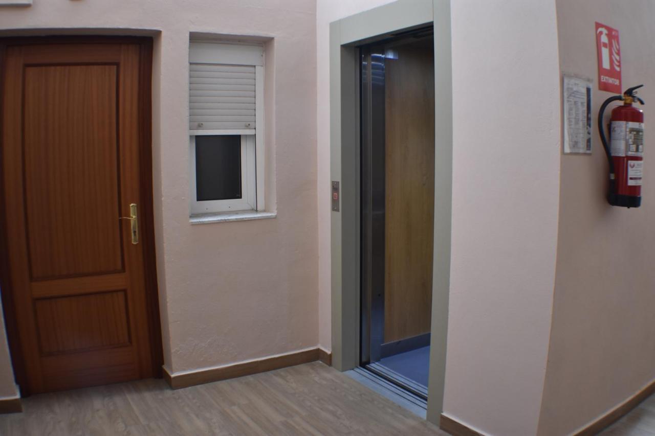 Hostal Alamare เซบีญา ภายนอก รูปภาพ