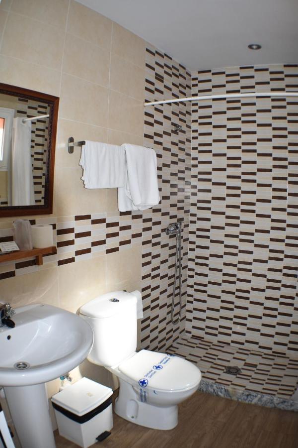 Hostal Alamare เซบีญา ภายนอก รูปภาพ