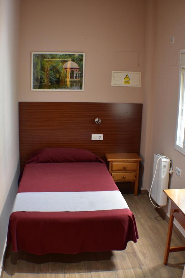 Hostal Alamare เซบีญา ภายนอก รูปภาพ