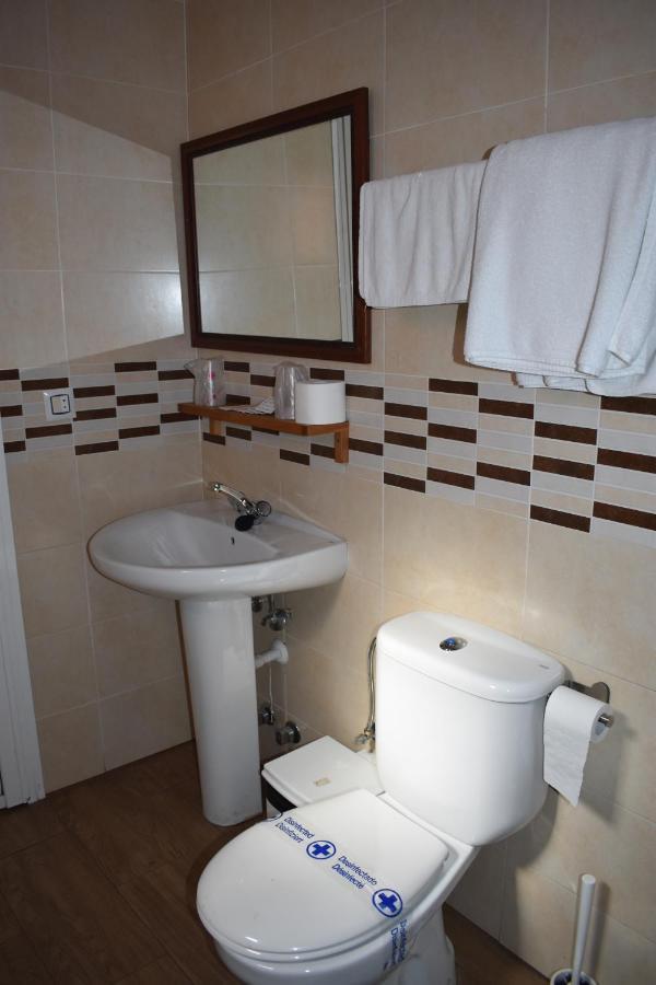 Hostal Alamare เซบีญา ภายนอก รูปภาพ