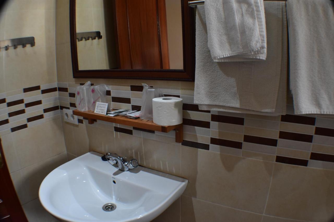 Hostal Alamare เซบีญา ภายนอก รูปภาพ