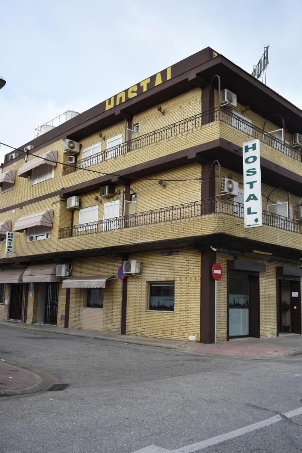 Hostal Alamare เซบีญา ภายนอก รูปภาพ